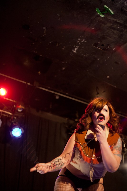 Miss-kennedy-oscars-burlesque-portland-Betholsoncreative-001