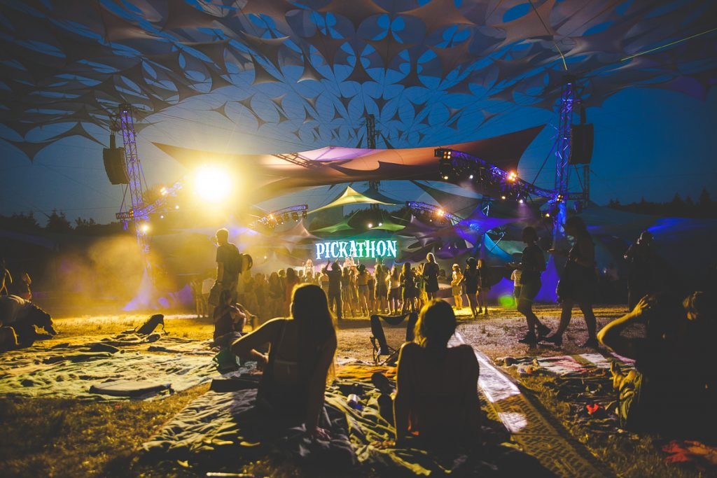 Foghorn String Band and Caroline Oakley square dance at Pickatho