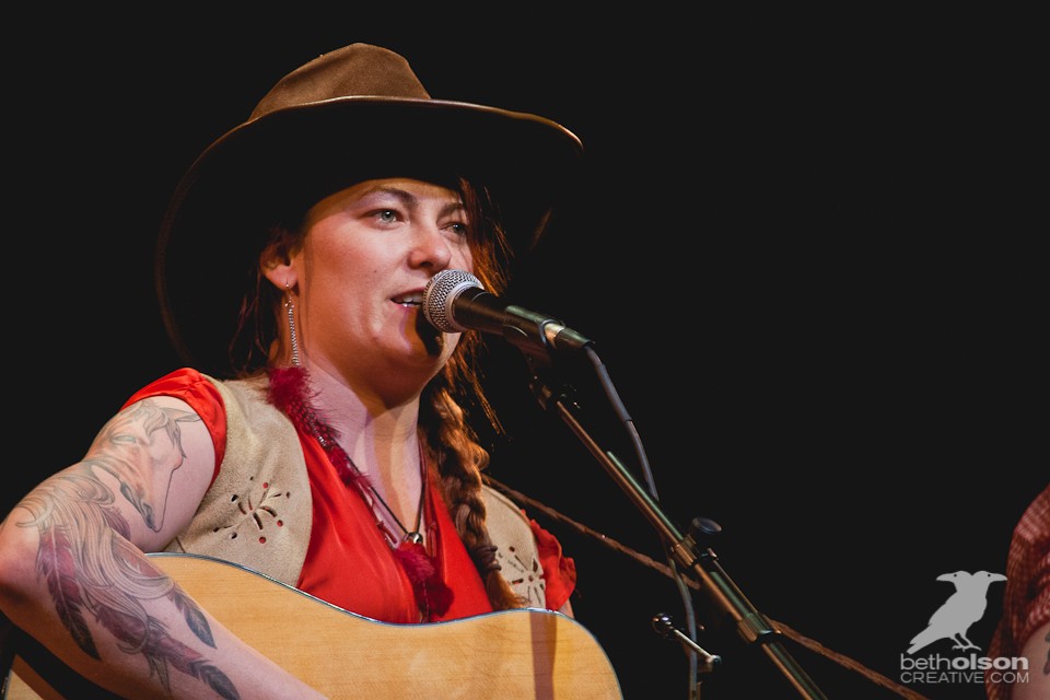 Siren-Nation-Dolly-Hoot-Alberta-Rose-Theater-Portland-BethOlsonCreative-011