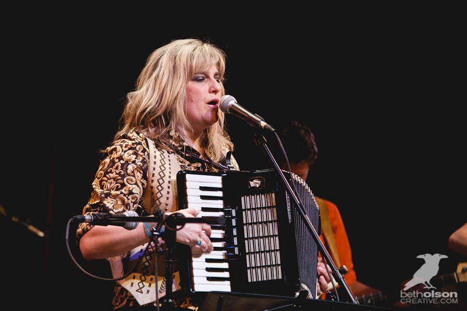 Siren-Nation-Dolly-Hoot-Alberta-Rose-Theater-Portland-BethOlsonCreative-026